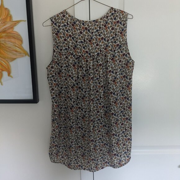 2/$15 - Pleione sleeveless floral top - Picture 6 of 7